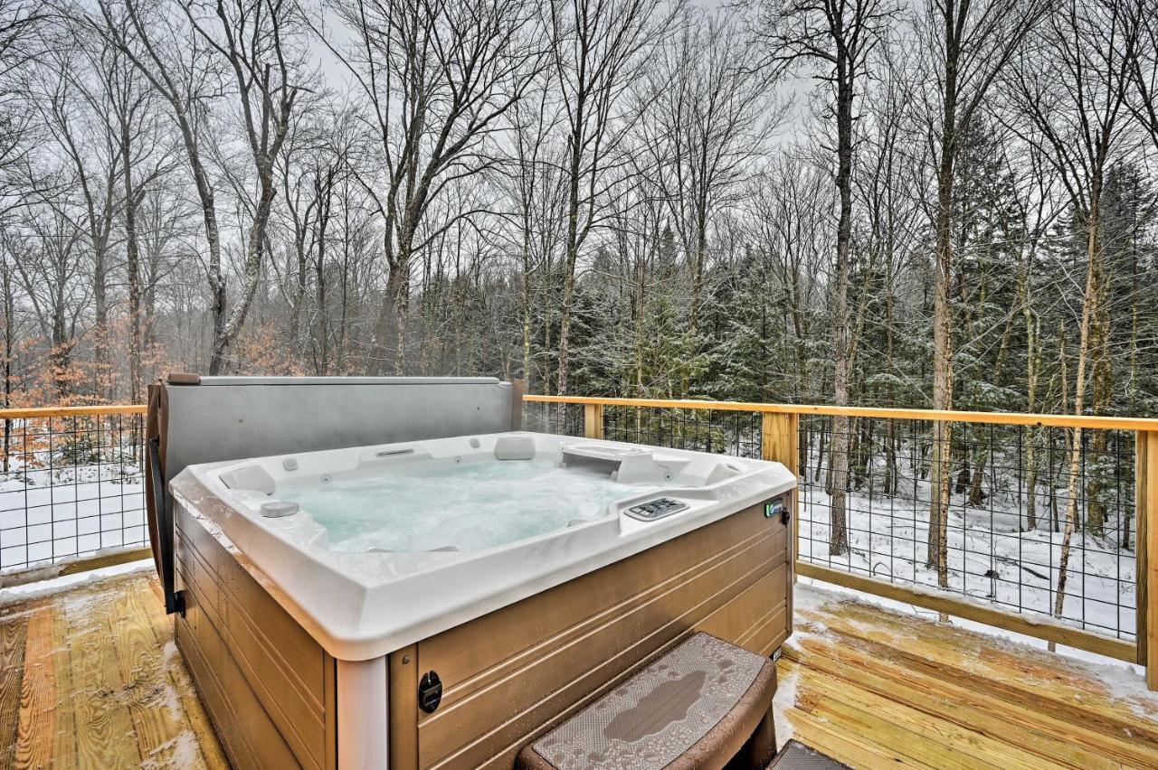 Morristown Newly Built Cabin With Hot Tub - 16 Mi To Stowe Mtn! 빌라 외부 사진